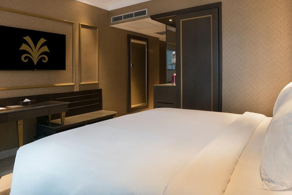 Myko Hotel & Convention Center Makassar Exterior photo