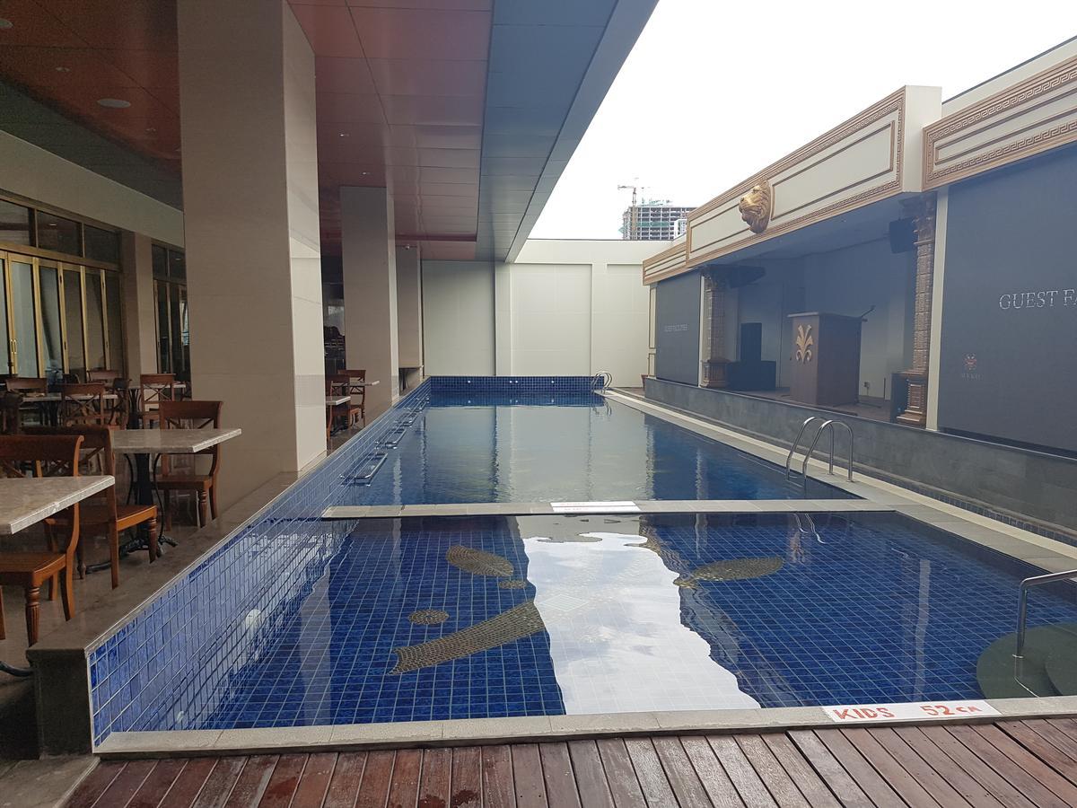Myko Hotel & Convention Center Makassar Exterior photo